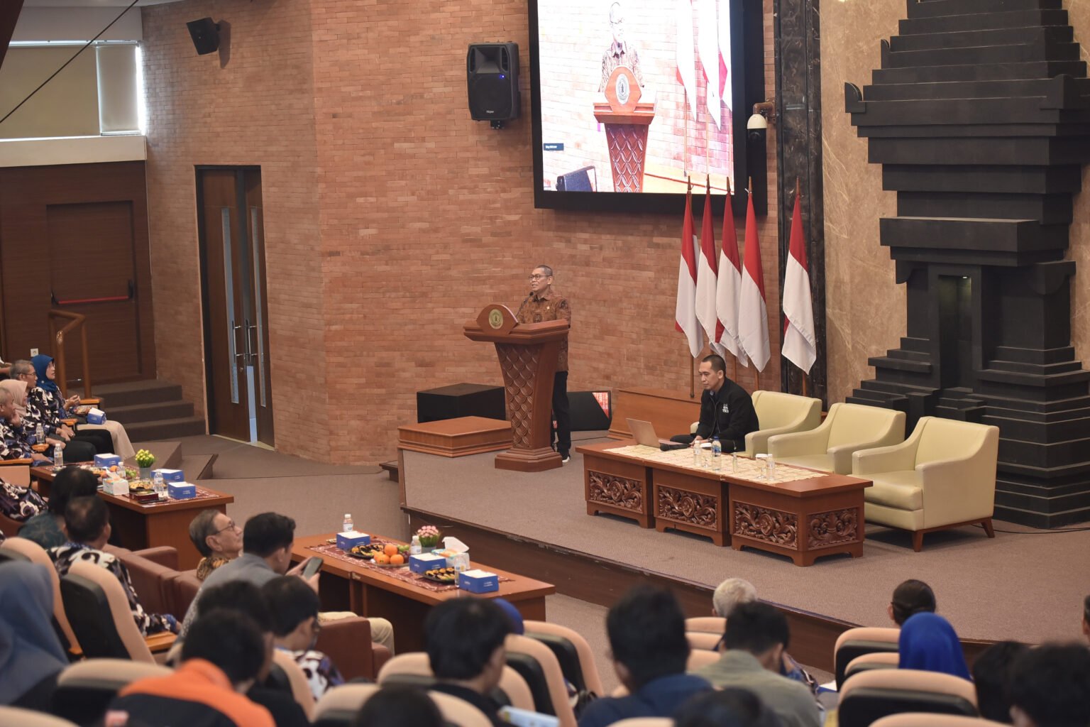 Adies Kadir Tekankan Pentingnya Penguasaan Teknologi Terkini Bagi Generasi Muda