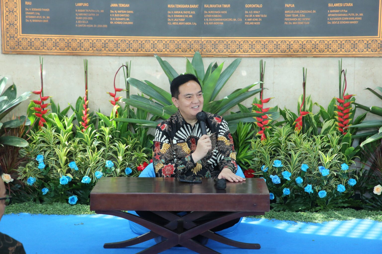 Sekjen DPD RI Ajak Masyarakat Bertumbuh dalam Wawasan dan Empati Lewat Buku