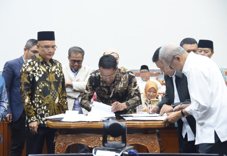 Rapat Paripurna Gelar Pengesahan RUU Haji Hari Ini