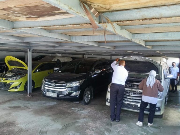 KPK Sita 15 Mobil Milik Anggota DPR RI Satori Terkait Kasus Dana CSR BI-OJK