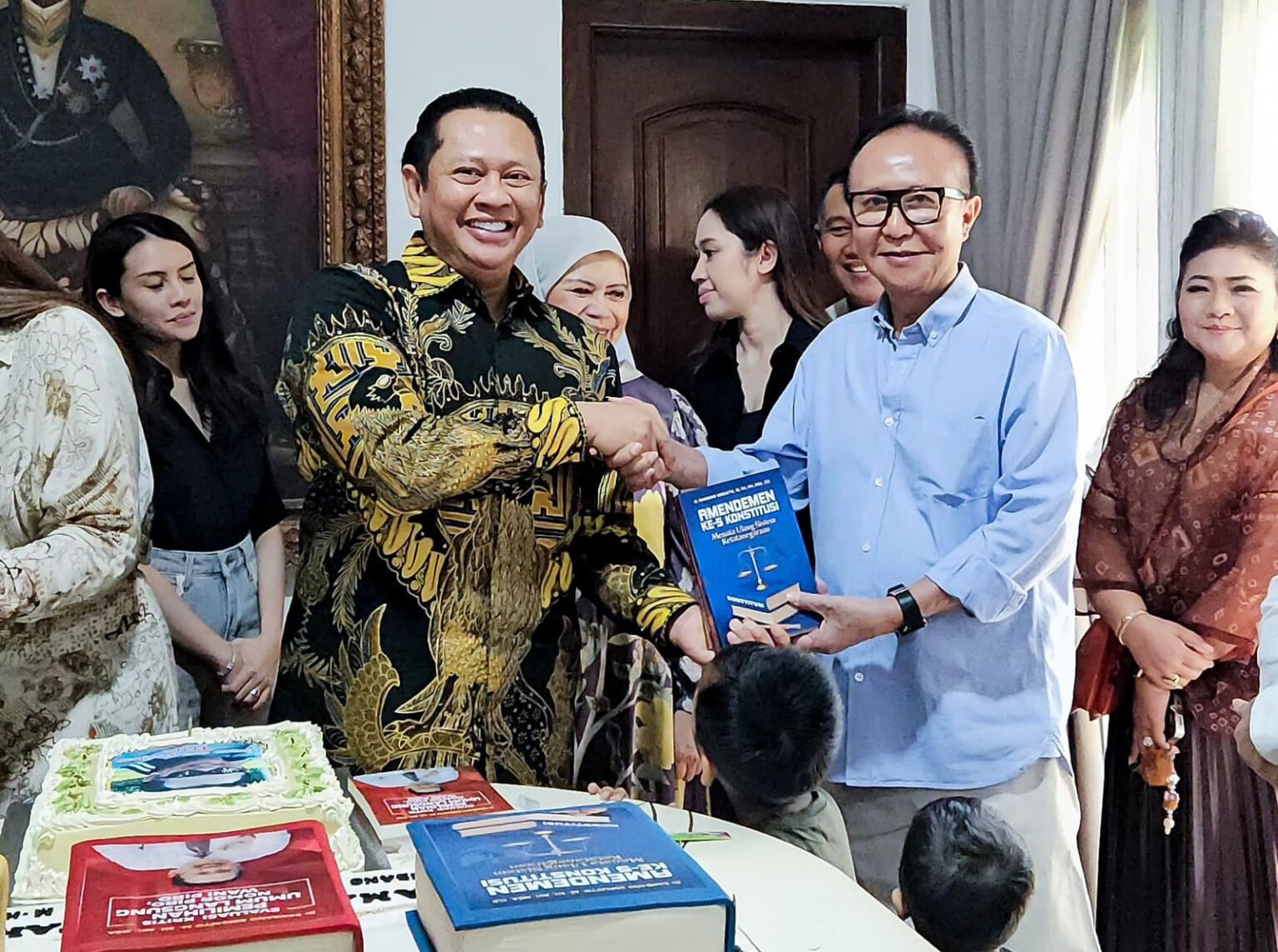Bamsoet Launching Buku Baru Urgensi Amandemen ke-5 dan Evaluasi Demokrasi Nomor Piro Wani Piro