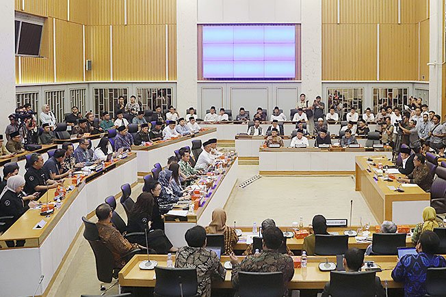 DPR RI Jembatani Pertemuan Trans7 dan Alumni Ponpes Lirboyo