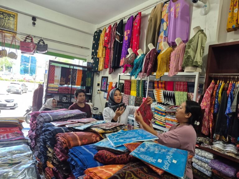 DPD RI Dorong Perluasañ Ekonomi Kreatif Kampung Batik Mataram Berbasis Identitas Lokal