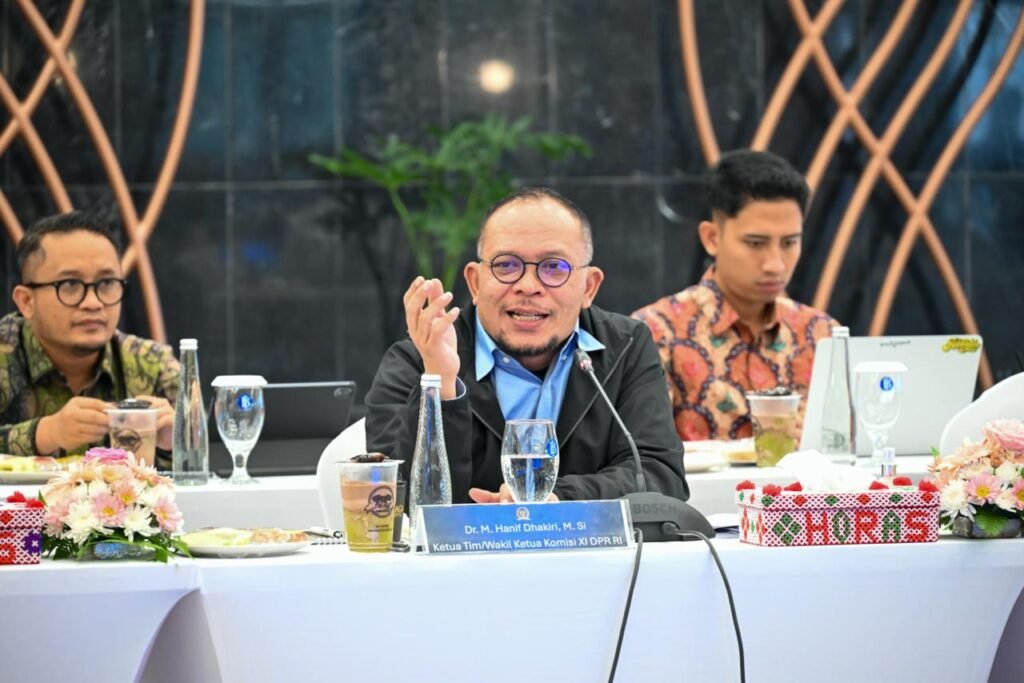 IHSG Anjlok Petinggi OJK Mundur, Komisi XI Nilai Ada Masalah Struktural