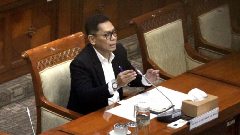 Adies Kadir Disetujui Jadi Calon Hakim MK Usulan DPR