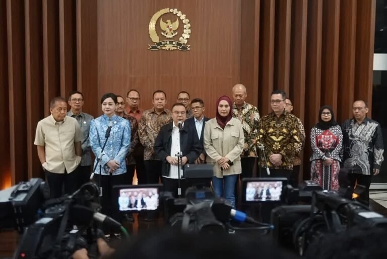 OJK, dan Direksi Baru BEI Koordinasi Dengan DPR, Sepakat Benahi Tata Kelola Bursa