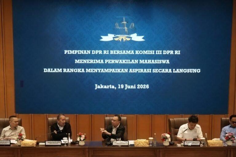 Terima Mahasiswa di Gedung DPR RI, Dasco Jembatani Komunikasi Langsung Mahasiswa dengan Menteri dan Pejabat Terkait