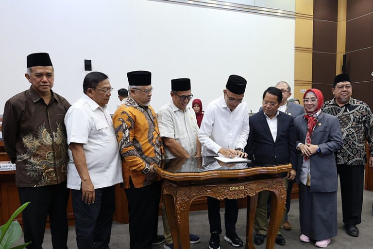 DPR Dorong Wakaf Produktif untuk Percepat Pengentasan Kemiskinan