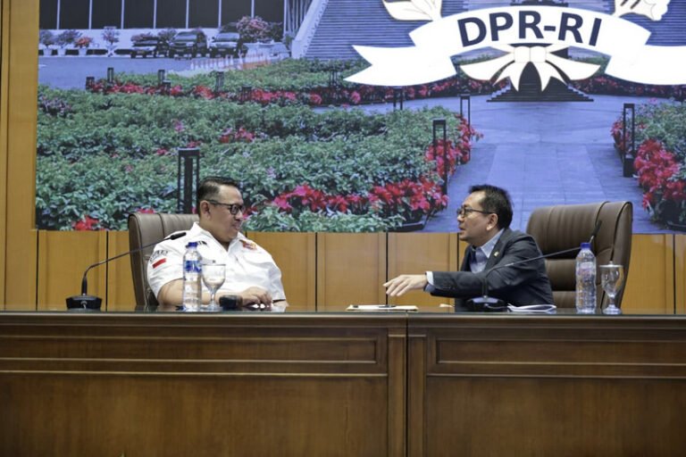 DPR Dorong Revisi UU LLAJ Dipercepat Atur Komisi Permanen Ojol 8 Persen
