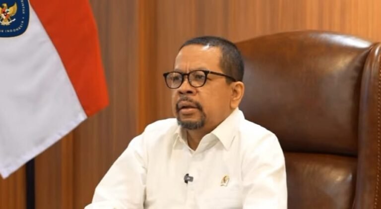 Mengintip Gaya Komunikasi Kepala Bakom RI: Transparansi Rencana dengan Kondisi Lapangan dan Data