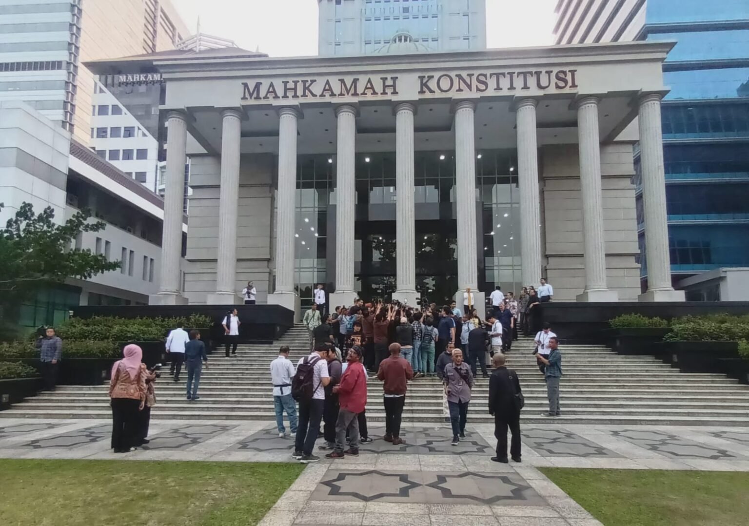 Di Sidang MK, DPR Tegaskan UU Penerbangan Tetap Jamin Hak Penumpang atas Ganti Rugi Keterlambatan