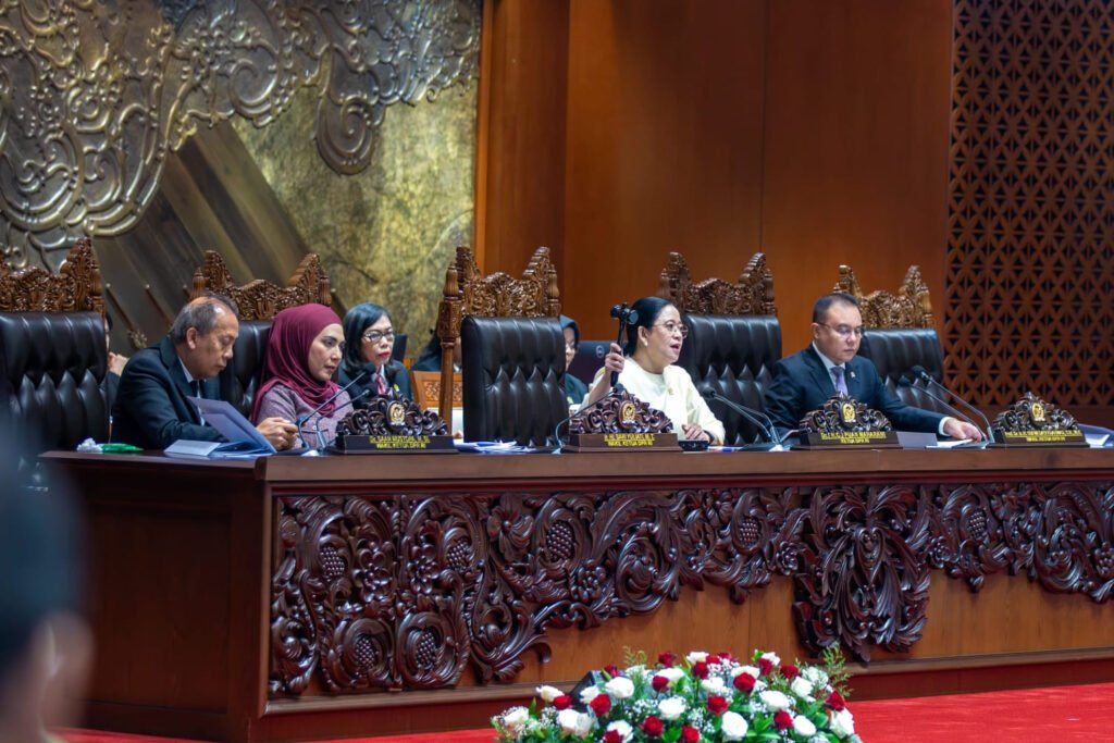 Paripurna DPR Setujui Hibah Kapal Induk Giuseppe Garibaldi dari Italia