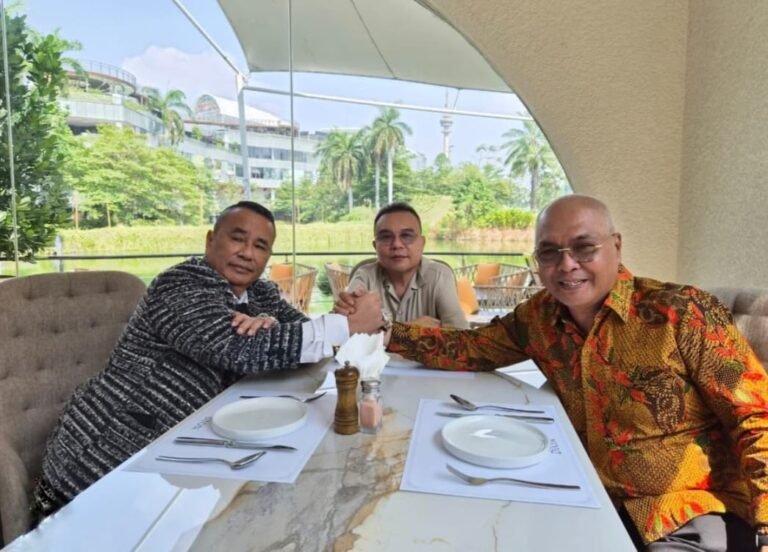 Pertemuan Hotman Paris dengan Ketua Umum PWI Akhmad Munir, Dasco: Salam Persatuan