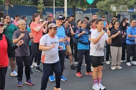 Menkes Budi Gunadi Dan Gubernur DKI Jakarta Pramono Jogging Bareng di CFD Rasuna Said