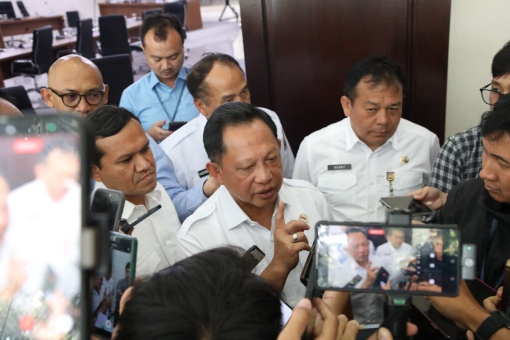 Mendagri Siapkan Tiga Langkah sebagai Solusi Operasional Gaji Pegawai Pemda