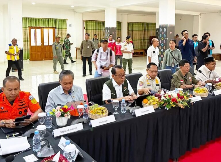 Laksanakan Perintah Presiden Prabowo, Menko PMK Gelar Rapat Darurat di NTT