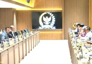 DPR – Pemerintah Sepakat 2027 Guru PPPK Paruh Waktu Diarahkan Jadi Guru PPPK Penuh Waktu