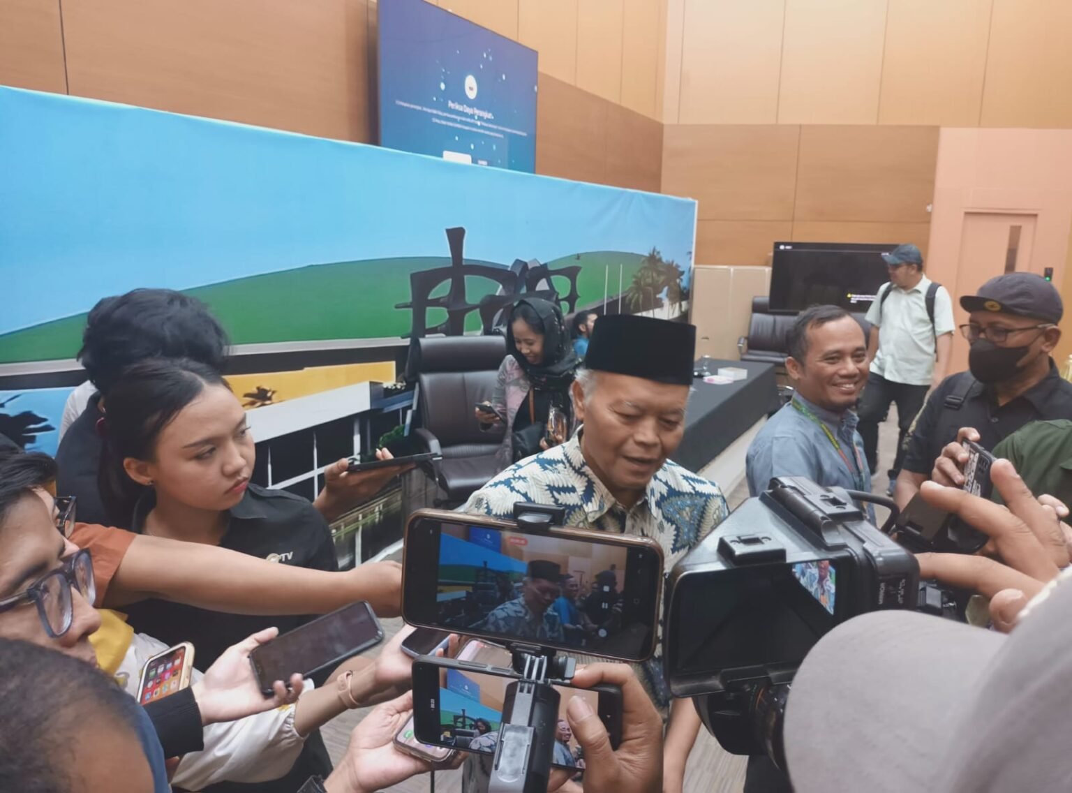 Guru PPPK Madrasah akan Jadi PNS, Hidayat Nur Wahid: Harus Diperjuangkan dan Dikawal Kemenag