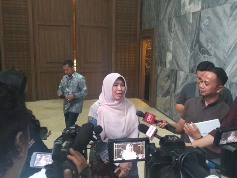 Komisi X Minta Data Desil DTSEN Diperbaiki Agar Bantuan Pendidikan Tepat Sasaran