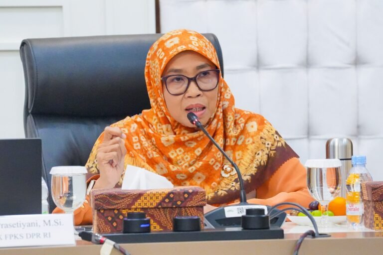 DPR Minta Streamer Hentikan Promosi Vape Yang Menyasar Anak Dan Remaja