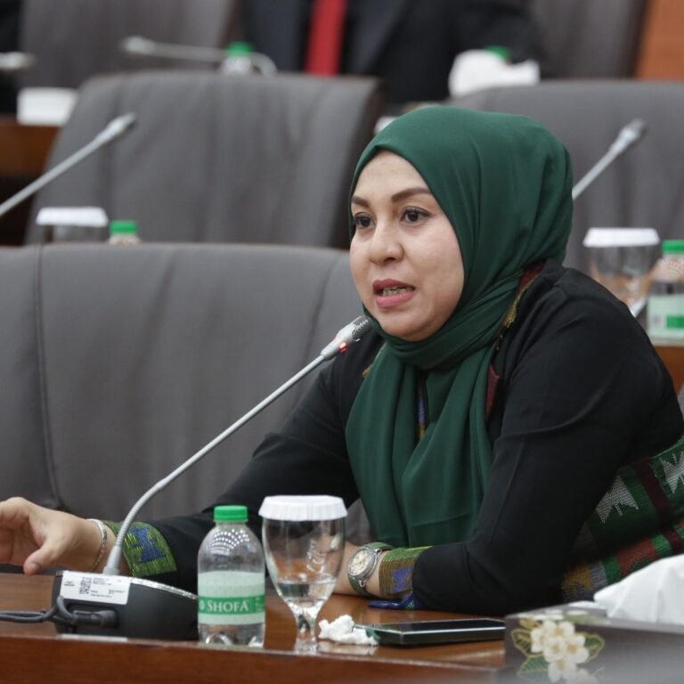 DPR Desak BNPB Audit Distribusi Bantuan Gempa NTT Belum Merata