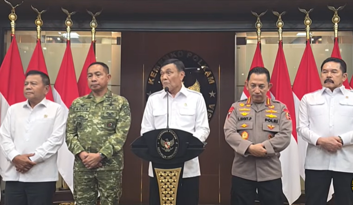 Menko Polkam : Operasi Udara Efektif Menangani Karhutla Yang Sudah Mencapai 107 Ribu Hektar
