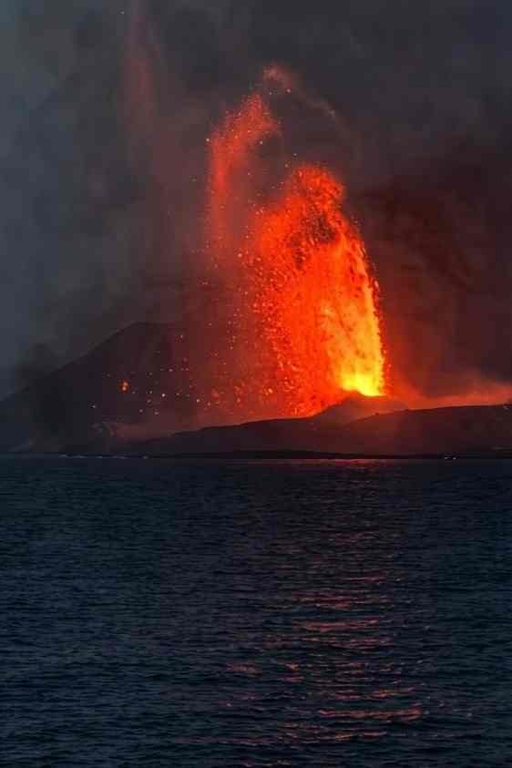 Badan Geologi Kementerian ESDM Ungkap Pemicu Utama Erupsi Anak Krakatau Tak Henti