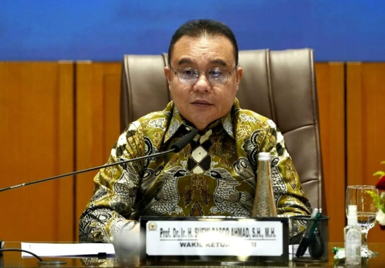 5 Jurnalis Hilang di Kawasan Gunung Anak Krakatau, Dasco Terus Monitor Proses Pencarian