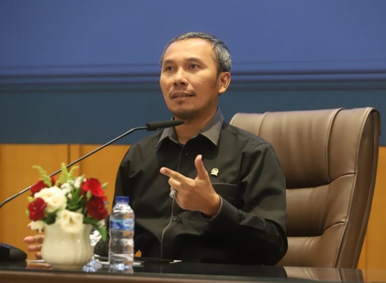 Waspada Gunung Berapi, DPR Ingatkan KRB Jangan Berkembang Jadi Pemukiman