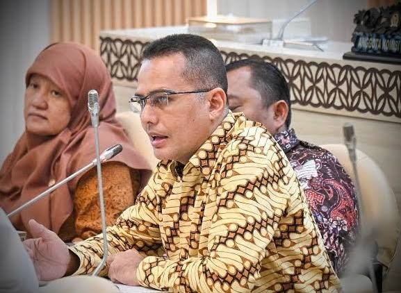 Komisi V : Dampak Erupsi GAK Terhadap Penerbangan Semoga Tak Berlangsung Lama