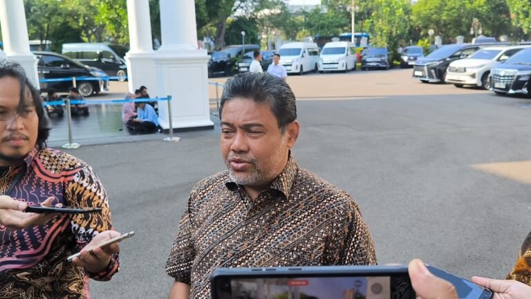 Perusahaan Wajib Bayar Gaji Karyawan PHK Hingga Putusan Inckraht MA